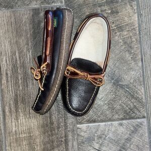 Cabela’s brown leather loafers w/ fur lining